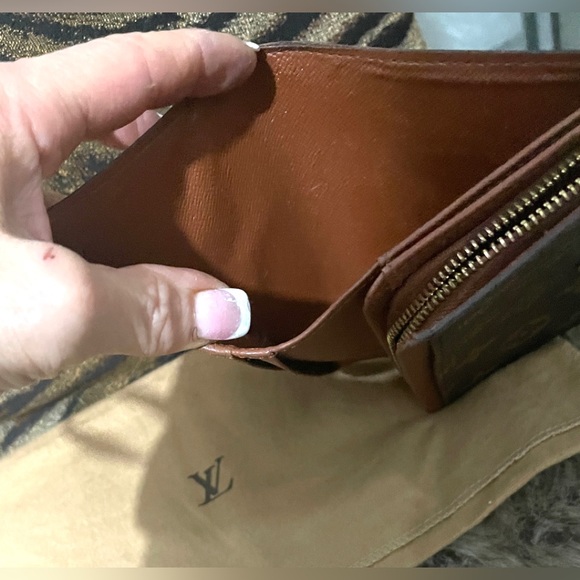 Authentic Louis Vuitton Monseirre Tressor Wallet - Picture 9 of 14